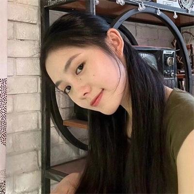 见卿卿 海报
